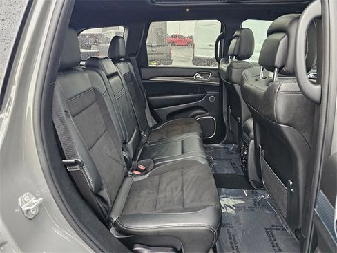 Used 2021 Jeep Grand Cherokee SRT image 14