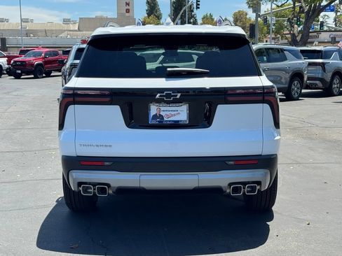 New 2026 Chevrolet Traverse LT FWD image 5