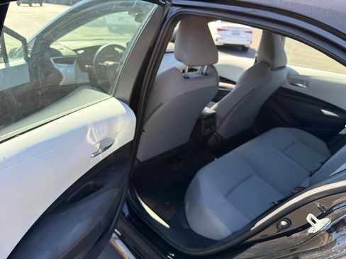 Used 2025 Toyota Corolla SE w/ Convenience Package FWD image 14