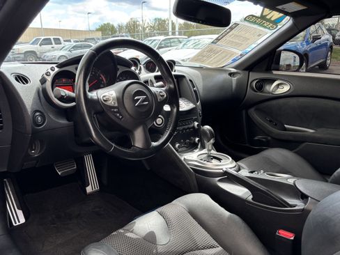 Used 2013 Nissan 370Z Touring w/ Sport Pkg RWD image 18