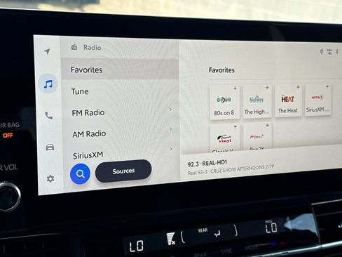 Certified 2025 Toyota Sienna XLE image 25