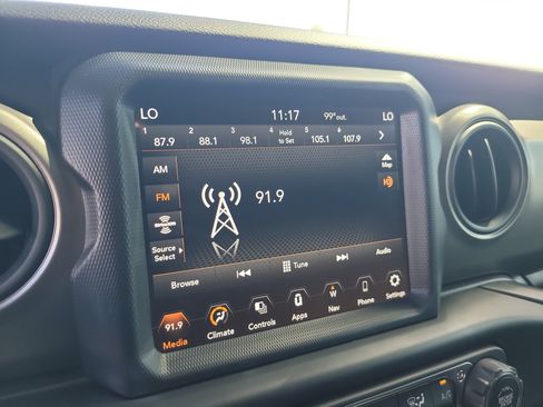 Used 2022 Jeep Wrangler Sport AWD/4WD image 17