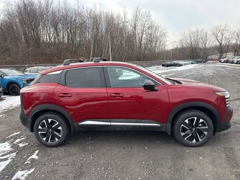 New 2026 Nissan Kicks SV w/ Charging Package image 4