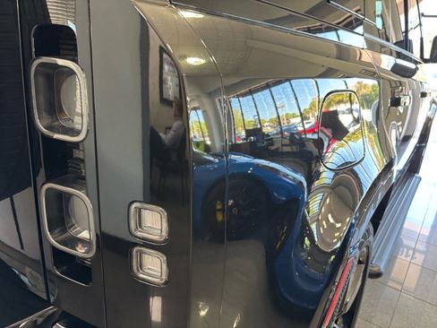 Used 2024 Land Rover Defender 110 V8 image 45