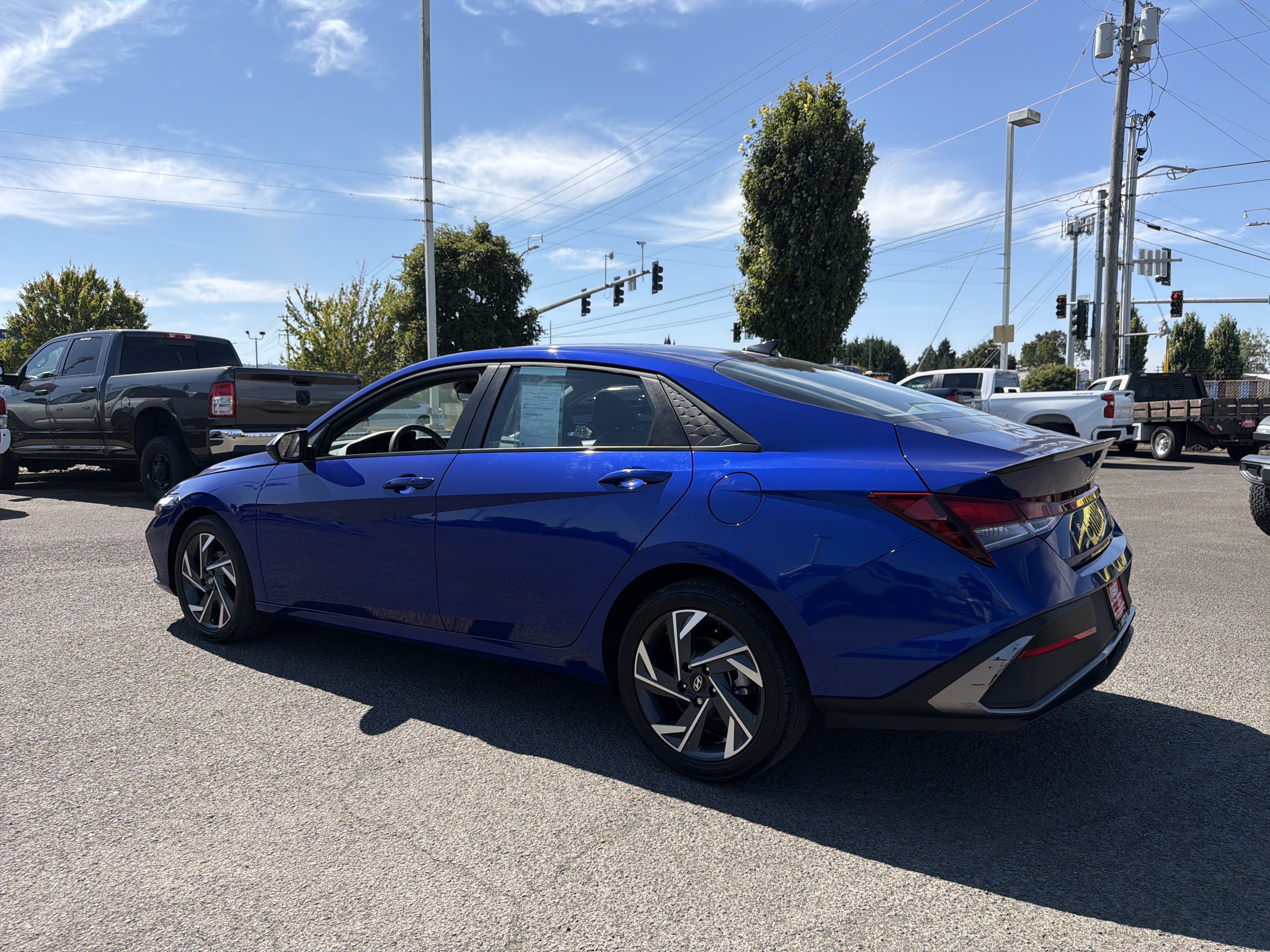 Used 2025 Hyundai Elantra Sport FWD image 3