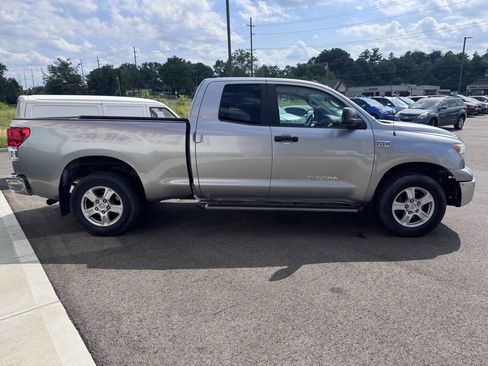 Used 2012 Toyota Tundra 4x4 Double Cab w/ SR5 Pkg image 5