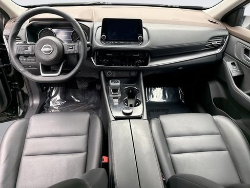 Used 2023 Nissan Rogue SV w/ SV Premium Package image 14