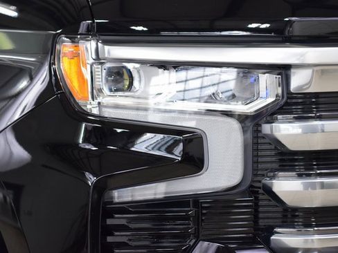 Used 2024 Chevrolet Silverado 1500 High Country w/ High Country Premium Package image 10