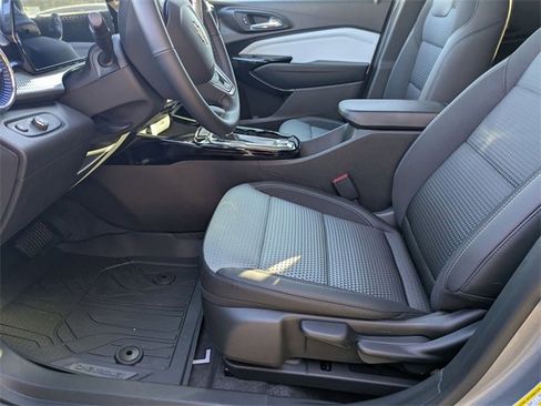 New 2026 Chevrolet Trax LT w/ Sunroof Package image 11