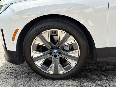 Certified 2023 BMW iX xDrive50 w/ Premium Package AWD/4WD image 10