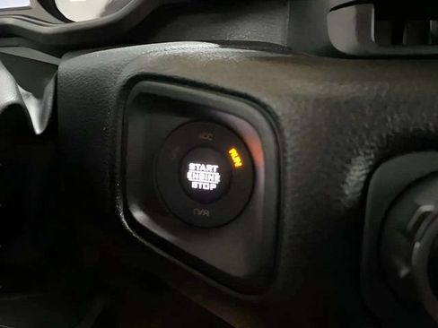 Used 2024 Jeep Wrangler Unlimited w/ Convenience Group AWD/4WD image 39