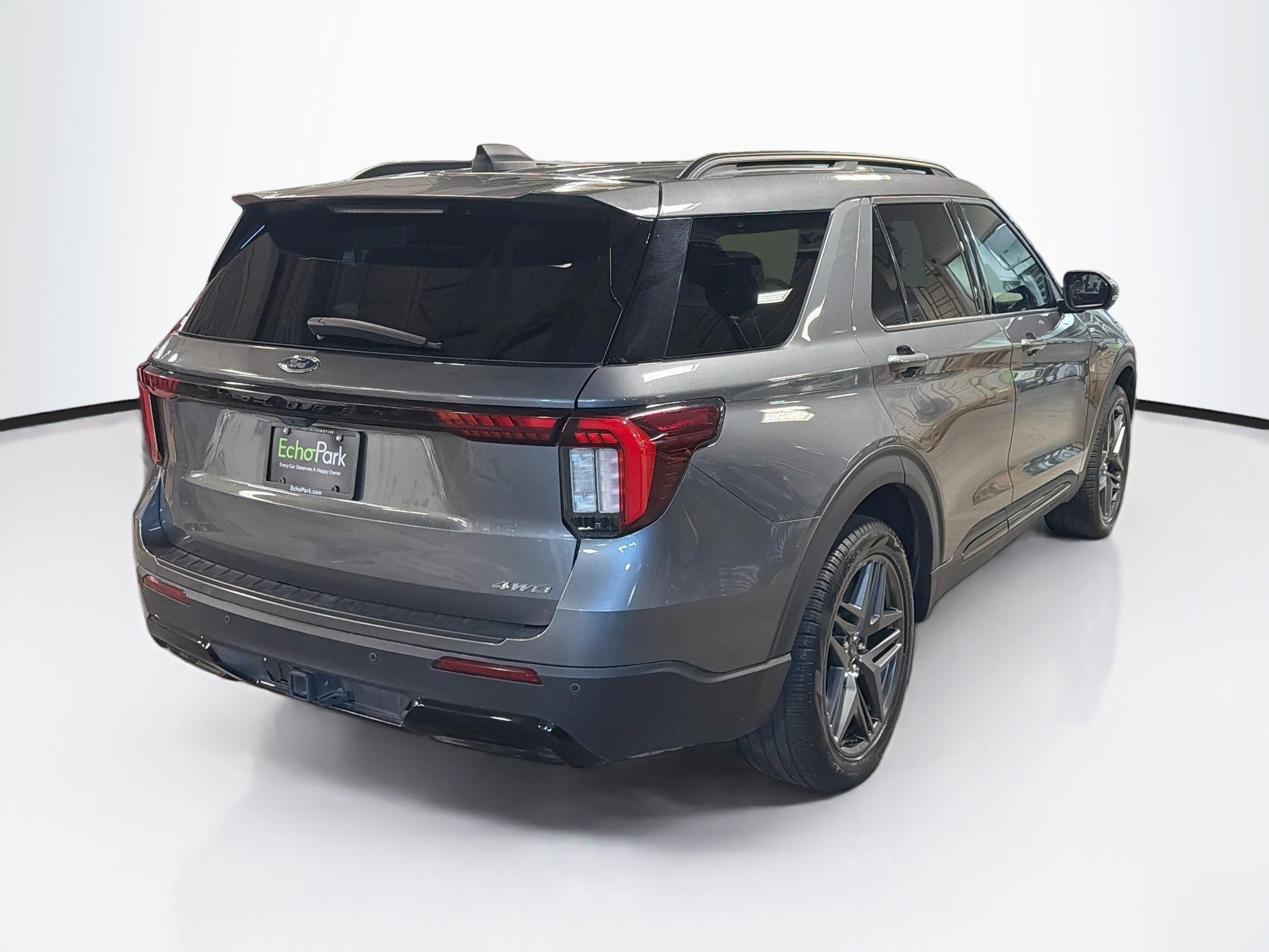 Used 2025 Ford Explorer ST-Line w/ ST-Line Street Pack AWD/4WD image 9