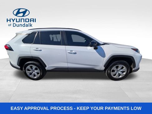 Used 2020 Toyota RAV4 LE image 7
