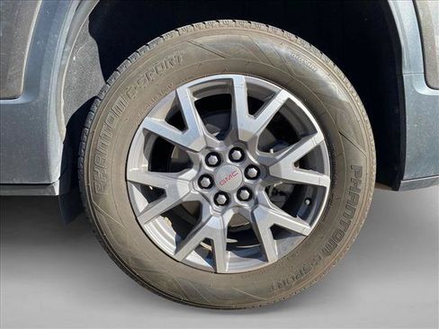 Used 2020 GMC Acadia SLT w/ Driver Alert Package II FWD image 13