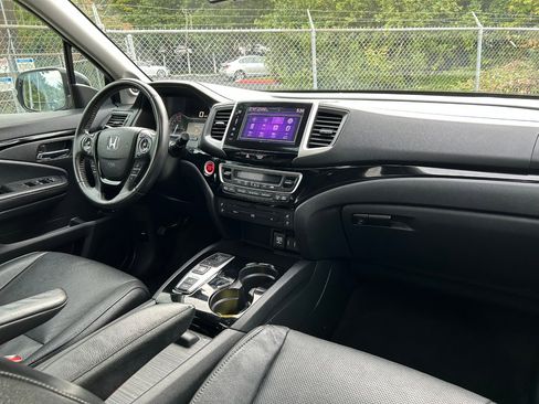 Used 2016 Honda Pilot Elite image 18