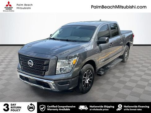 Used 2022 Nissan Titan SV RWD image 1