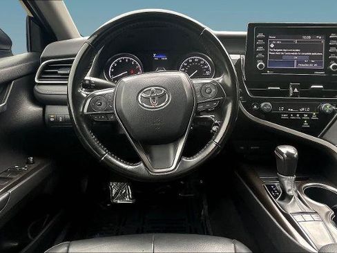 Used 2022 Toyota Camry SE FWD image 8