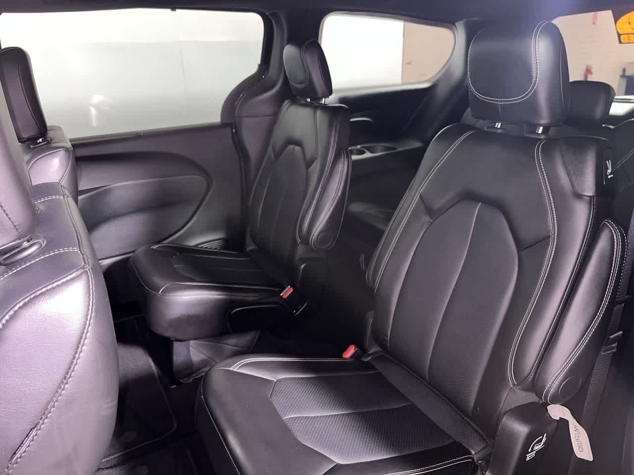 Used 2025 Chrysler Pacifica Select FWD image 27