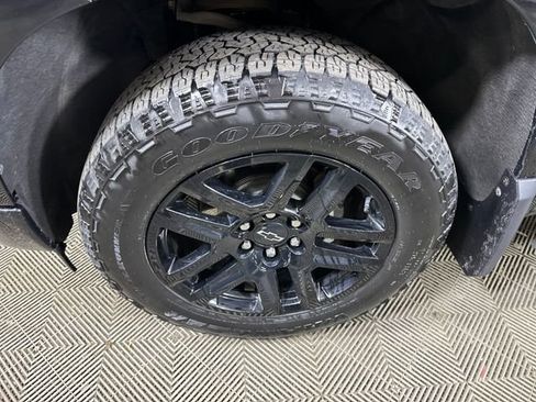 Used 2024 Chevrolet Silverado 1500 Custom w/ LPO, Dark Essentials Package image 10