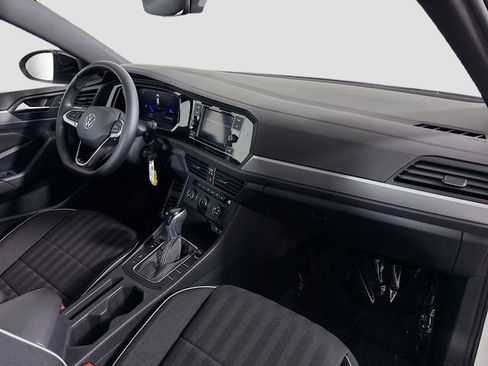 Certified 2024 Volkswagen Jetta Sport image 29