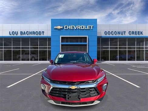 Used 2025 Chevrolet Blazer LT image 3