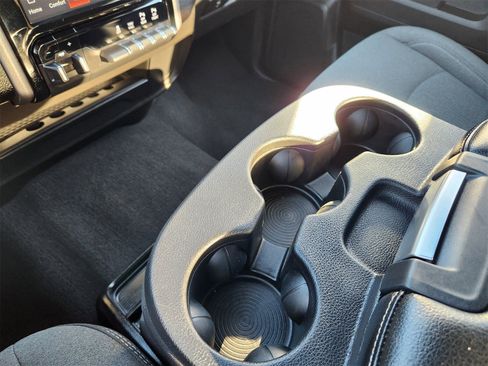 Used 2024 RAM 2500 Big Horn w/ Sport Appearance Package image 29