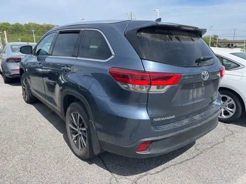 Used 2019 Toyota Highlander XLE image 2