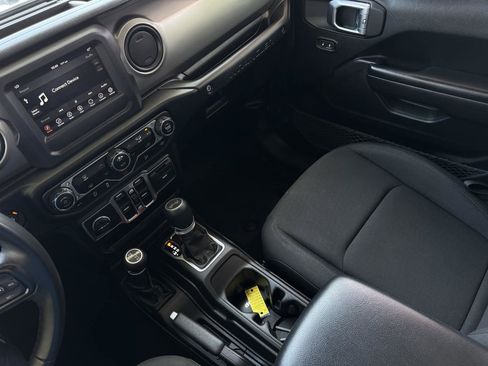 Used 2020 Jeep Wrangler Unlimited Sport S image 15