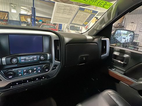 Used 2017 GMC Sierra 1500 SLT w/ SLT Premium Package AWD/4WD image 13