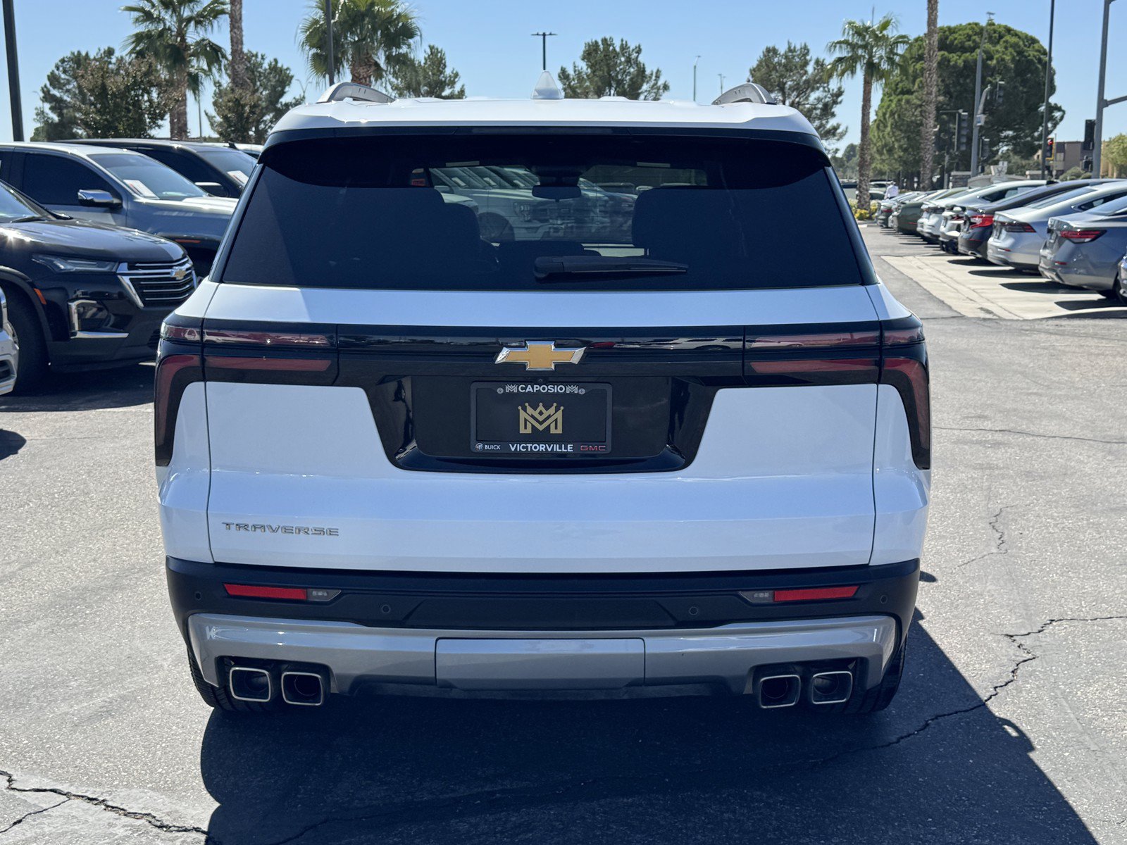 Used 2025 Chevrolet Traverse LT FWD image 5