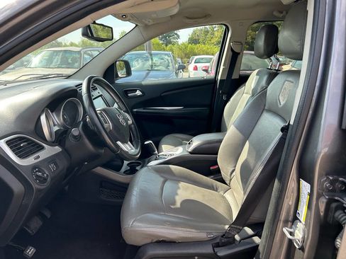 Used 2013 Dodge Journey SXT w/ Flexible Seating Group image 11
