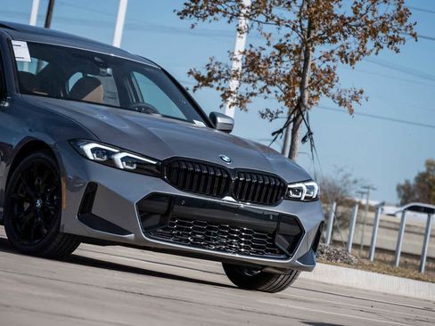 New 2026 BMW 330i Sedan w/ M Sport Package image 3