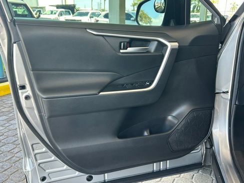 Used 2020 Toyota RAV4 XLE FWD image 36