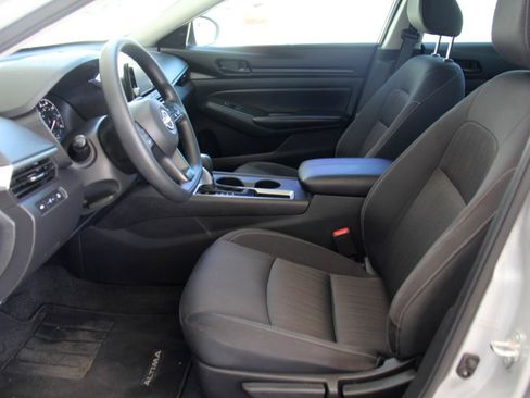 Used 2024 Nissan Altima 2.5 S FWD image 22