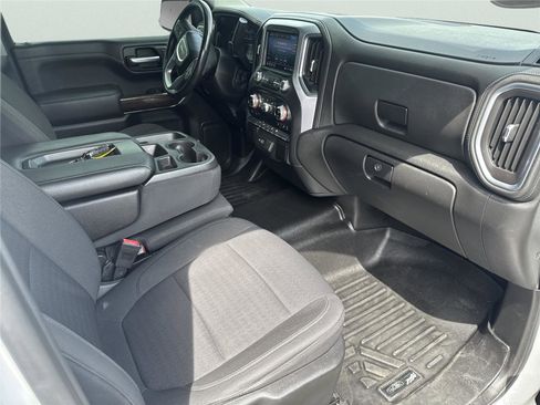 Used 2020 GMC Sierra 1500 SLE w/ SLE Value Package image 29