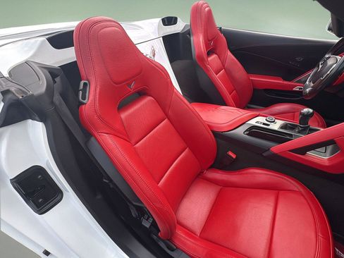 Used 2018 Chevrolet Corvette Stingray Convertible RWD image 25