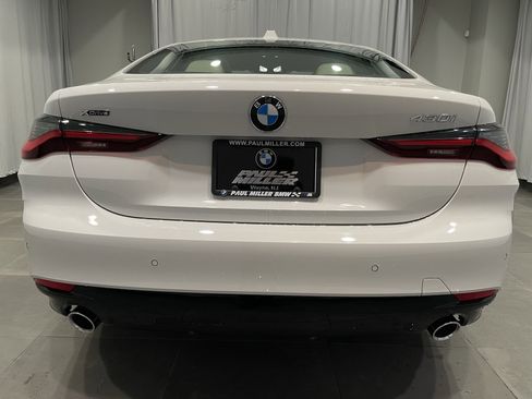 Used 2025 BMW 430i xDrive Coupe w/ Premium Package image 5