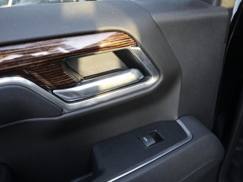 Used 2025 GMC Sierra 1500 Elevation image 11