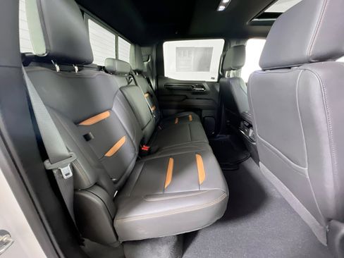 Used 2024 GMC Sierra 1500 AT4 w/ AT4 Preferred Package image 27