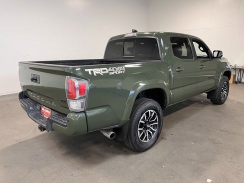 Used 2021 Toyota Tacoma TRD Sport image 3
