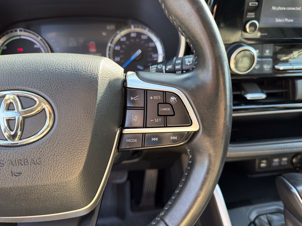 Used 2022 Toyota Highlander XLE AWD/4WD image 17