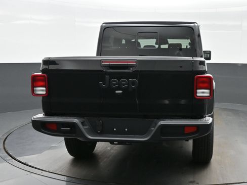 New 2026 Jeep Gladiator Sport AWD/4WD image 7