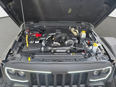 Used 2020 Jeep Gladiator Rubicon w/ Dual Top Group AWD/4WD image 36