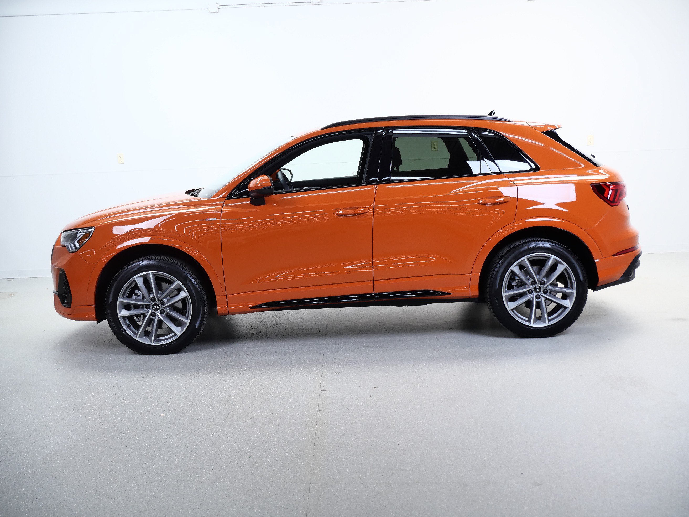 Used 2025 Audi Q3 2.0T Premium AWD/4WD image 10
