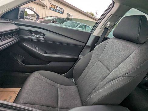 Used 2023 Honda Accord LX image 10
