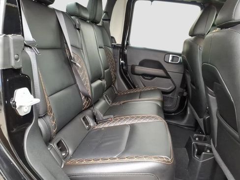 Used 2021 Jeep Gladiator Overland image 11