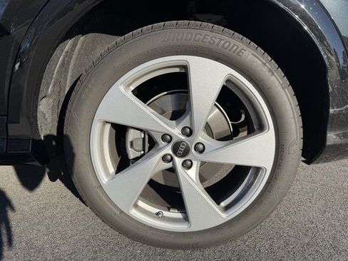 Used 2025 Audi Q5 Prestige image 12