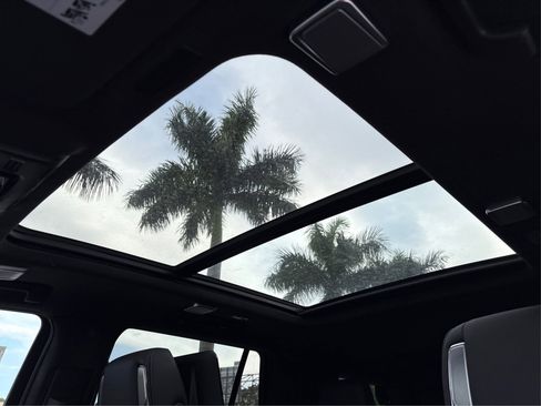 Used 2025 Cadillac Escalade Sport Platinum w/ LPO, ONYX Package AWD/4WD image 35