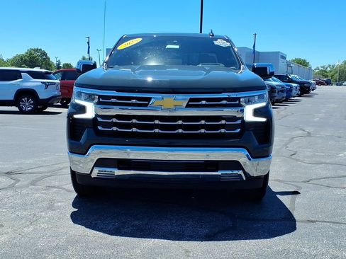 Used 2025 Chevrolet Silverado 1500 LTZ w/ LTZ Premium Package AWD/4WD image 2