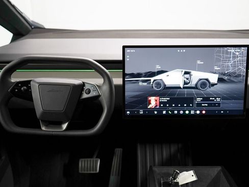Used 2024 Tesla Cybertruck AWD Crew Cab image 15